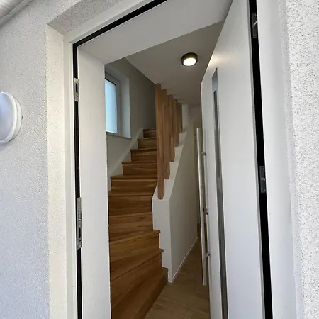 Fuer Urlaub Und Geschaeftsreisen * Hanau