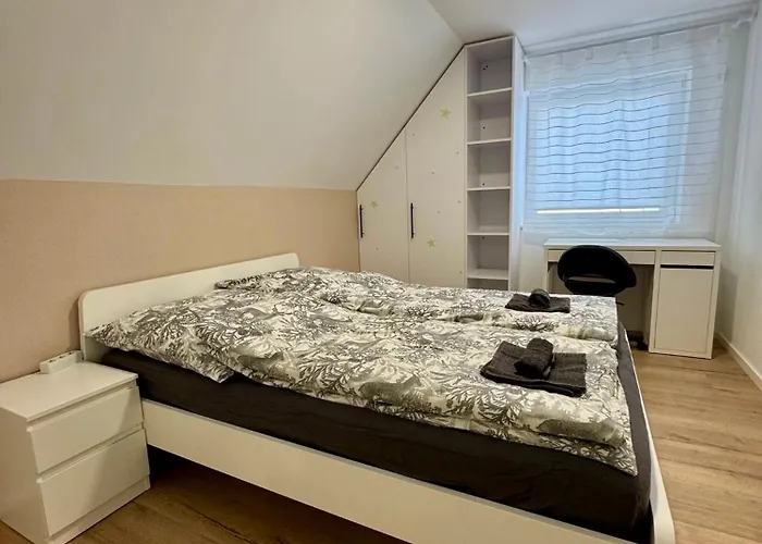 Fuer Urlaub Und Geschaeftsreisen * Hanau